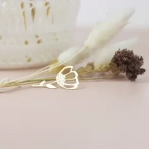 PIN'S EN LAITON FLEUR