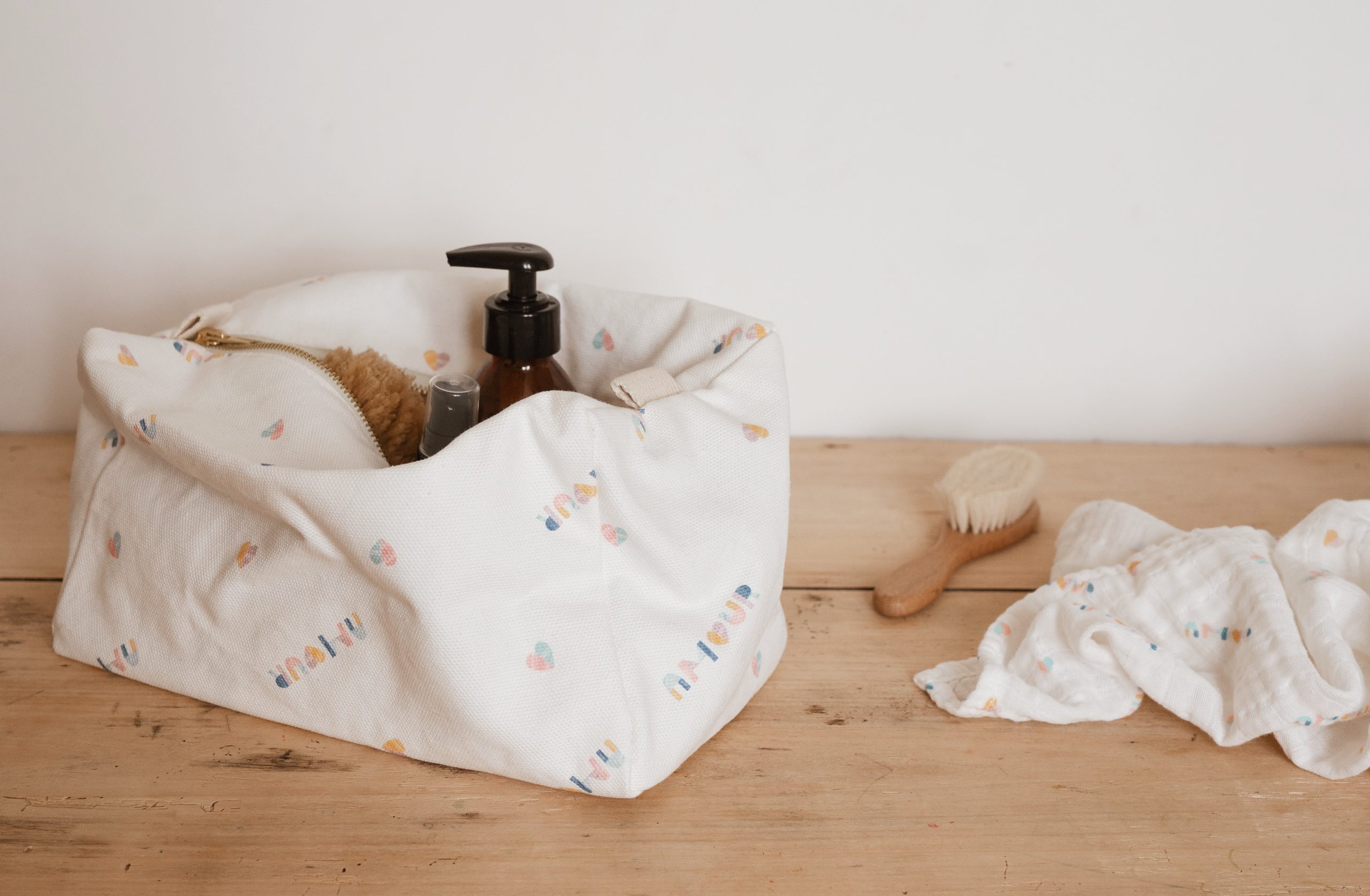 TROUSSE DE TOILETTE IMPRIME AMOUR