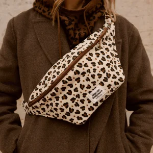 Alternative view of SAC BANANE LEOPARD CŒUR