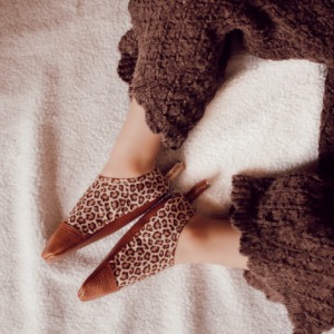 Alternative view of CHAUSSONS LES PETITS LEON