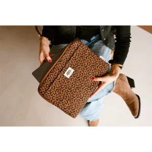 HOUSSE ORDINATEUR LEOPARD FONCÉ – Image 5