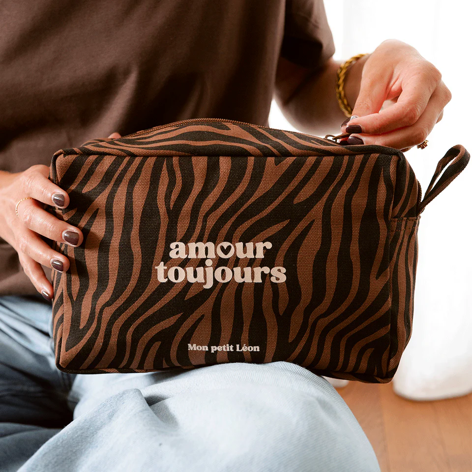 TROUSSE DE TOILETTE ZEBRE FONCE – Image 2