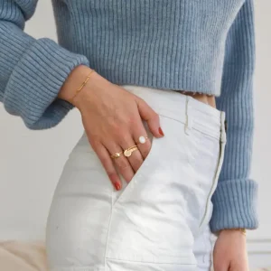 Alternative view of Bague femme dorée pierre ovale blanche