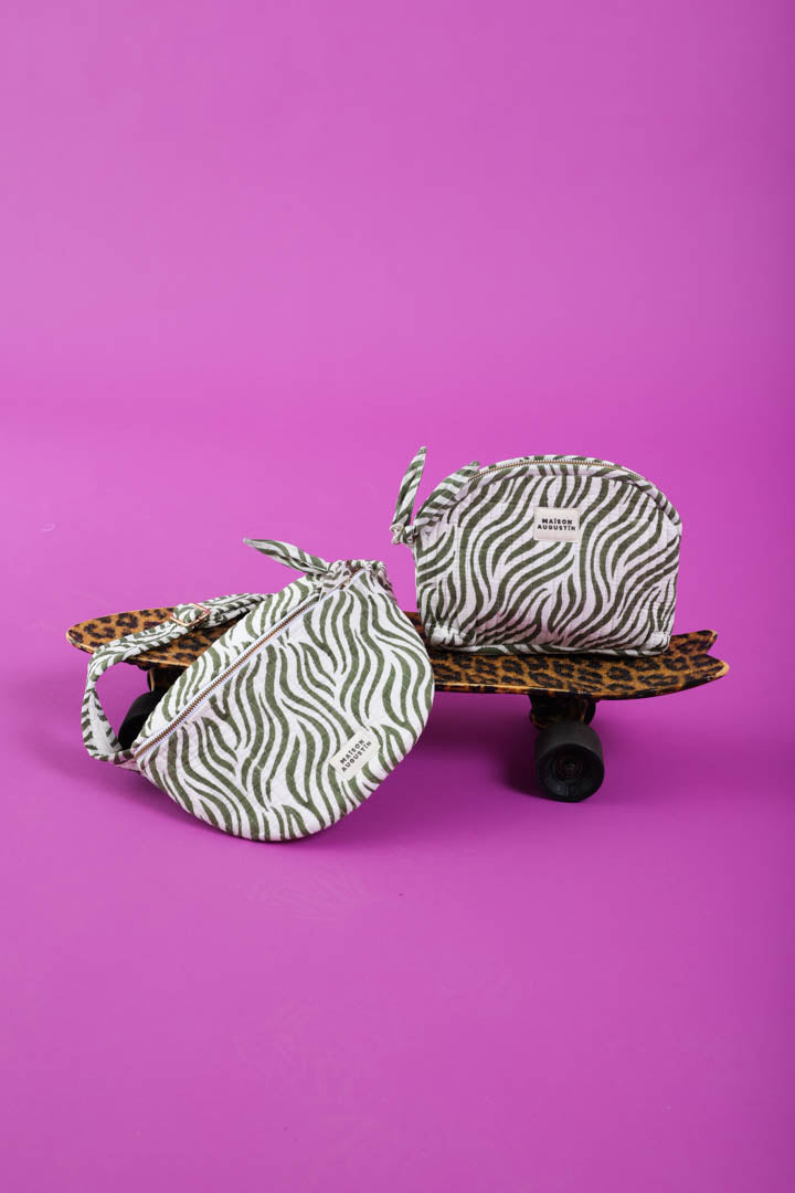 TROUSSE MAKE UP ZEBRE KAKI – Image 2