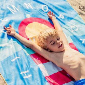 SERVIETTE PLAY TOWEL L PHARE BLEU 180X100 – Image 3