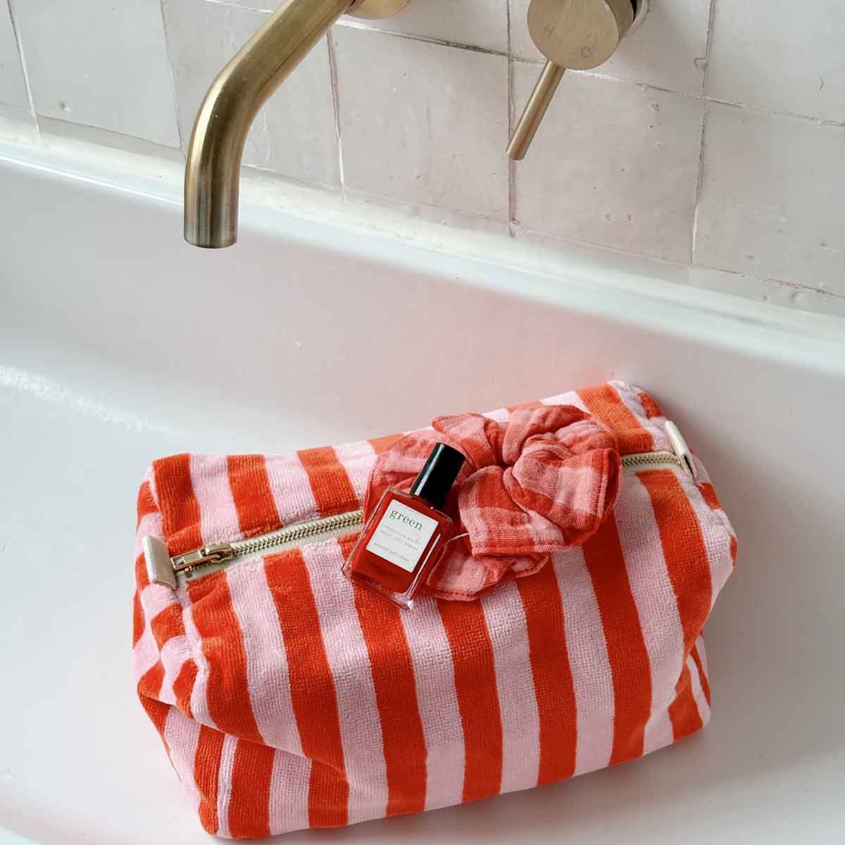 TROUSSE DE TOILETTE EPONGE RAYEE ROSE – Image 2