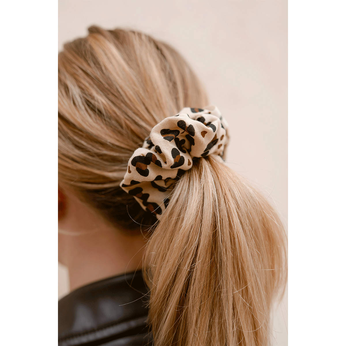 CHOUCHOU GAZE DE COTON LEOPARD COEUR – Image 2