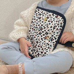 Alternative view of PROTEGE CARNET DE SANTE EDGAR LEOPARD