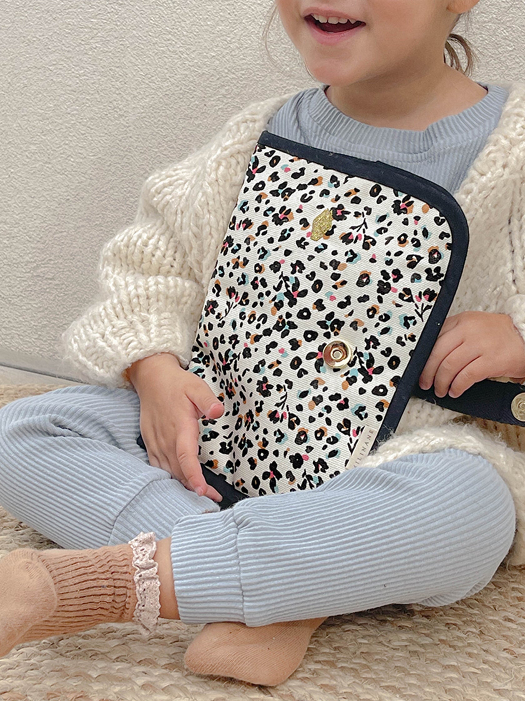 PROTEGE CARNET DE SANTE EDGAR LEOPARD – Image 2