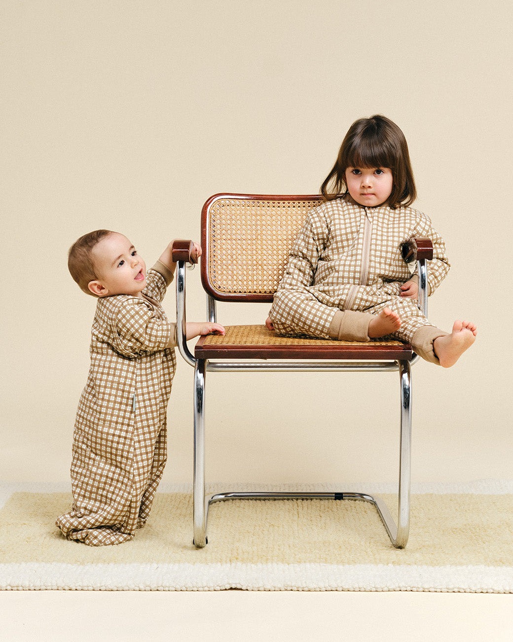 GIGOTEUSE BROWN CHECKS AVEC MANCHES – Image 2