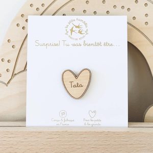 PIN'S CŒUR TATA EN BOIS